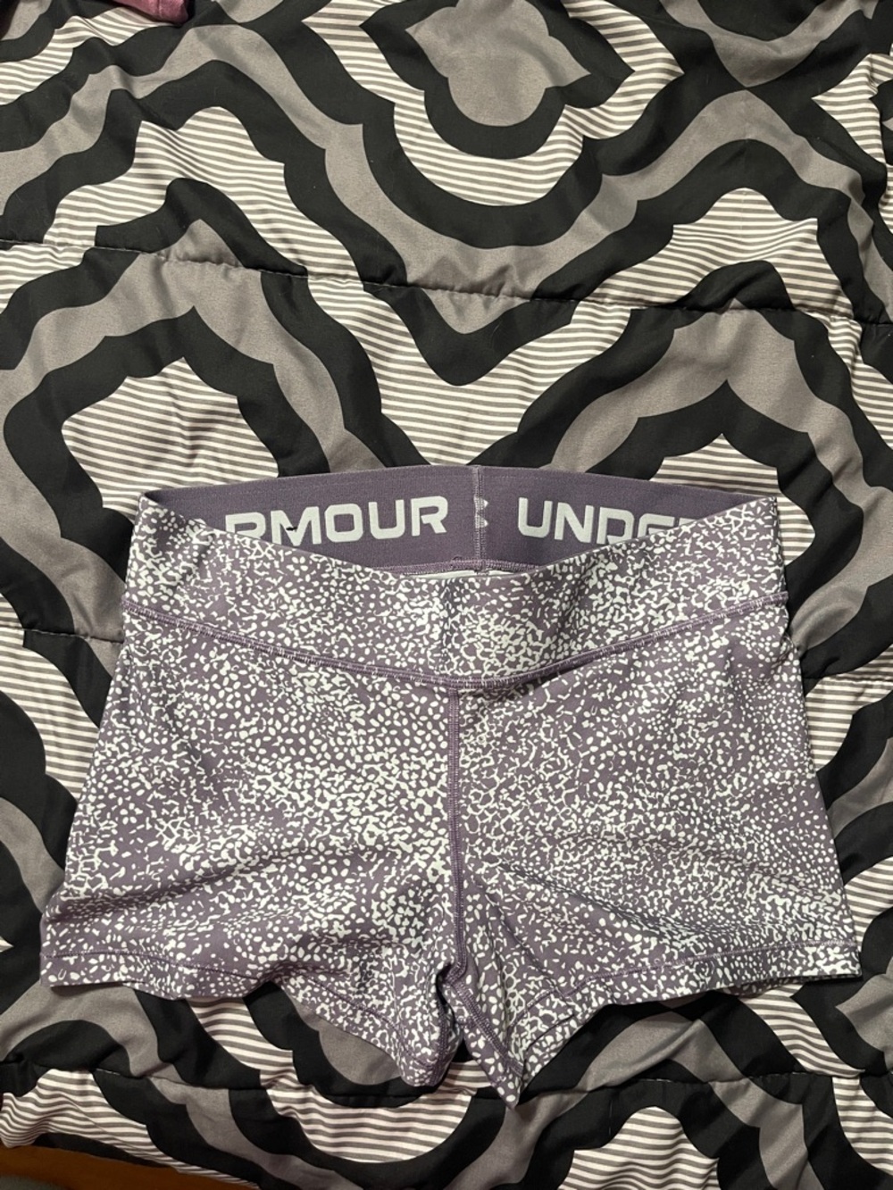 Under Armour Women's Lavender White Printed Compression Bike Shorts